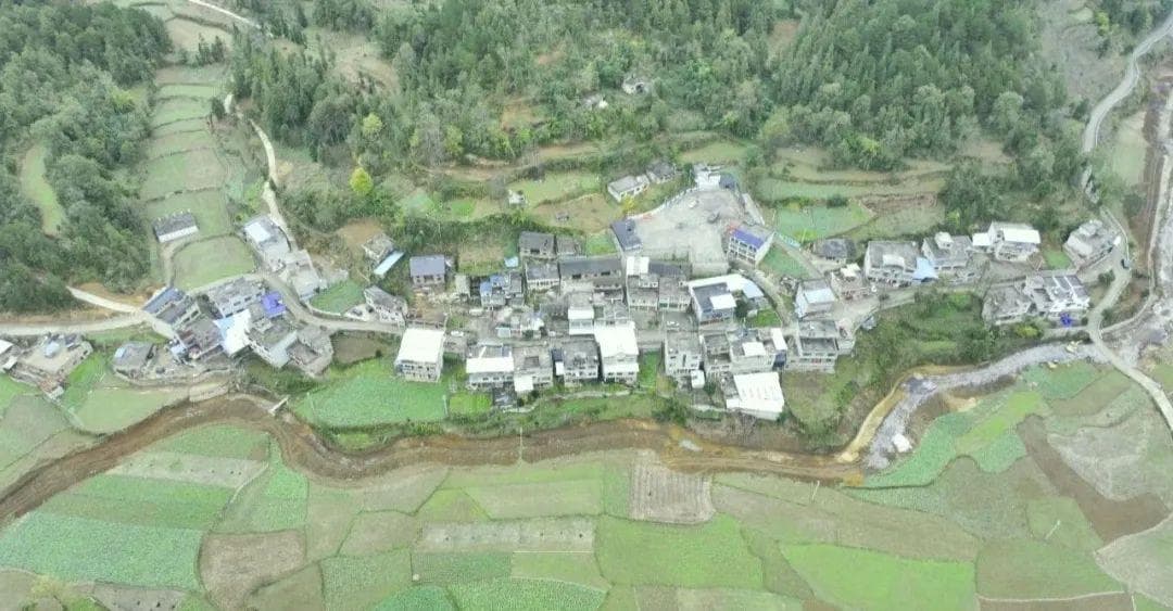 红军标语下的紫云锅厂换新颜