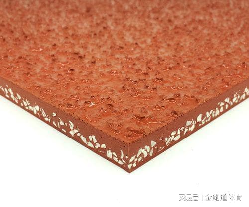 如何应对混合型塑胶跑道材料施工中的挑战