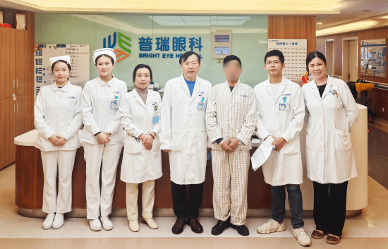 上海专家妙手施治 “人工晶状体”多次脱位患者重获清晰视力
