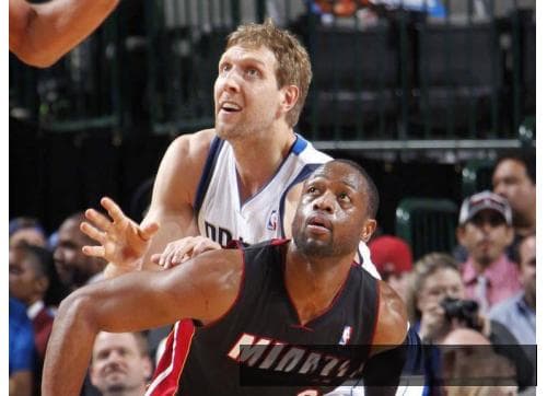 NBA球星风采全揽：名人堂之路与辉煌战绩