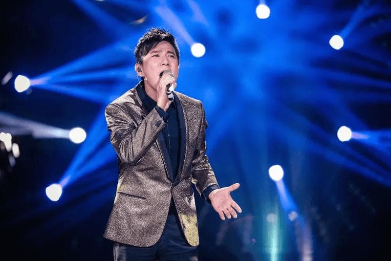 跨世代的治愈旋律：张信哲演唱会引领怀旧热潮