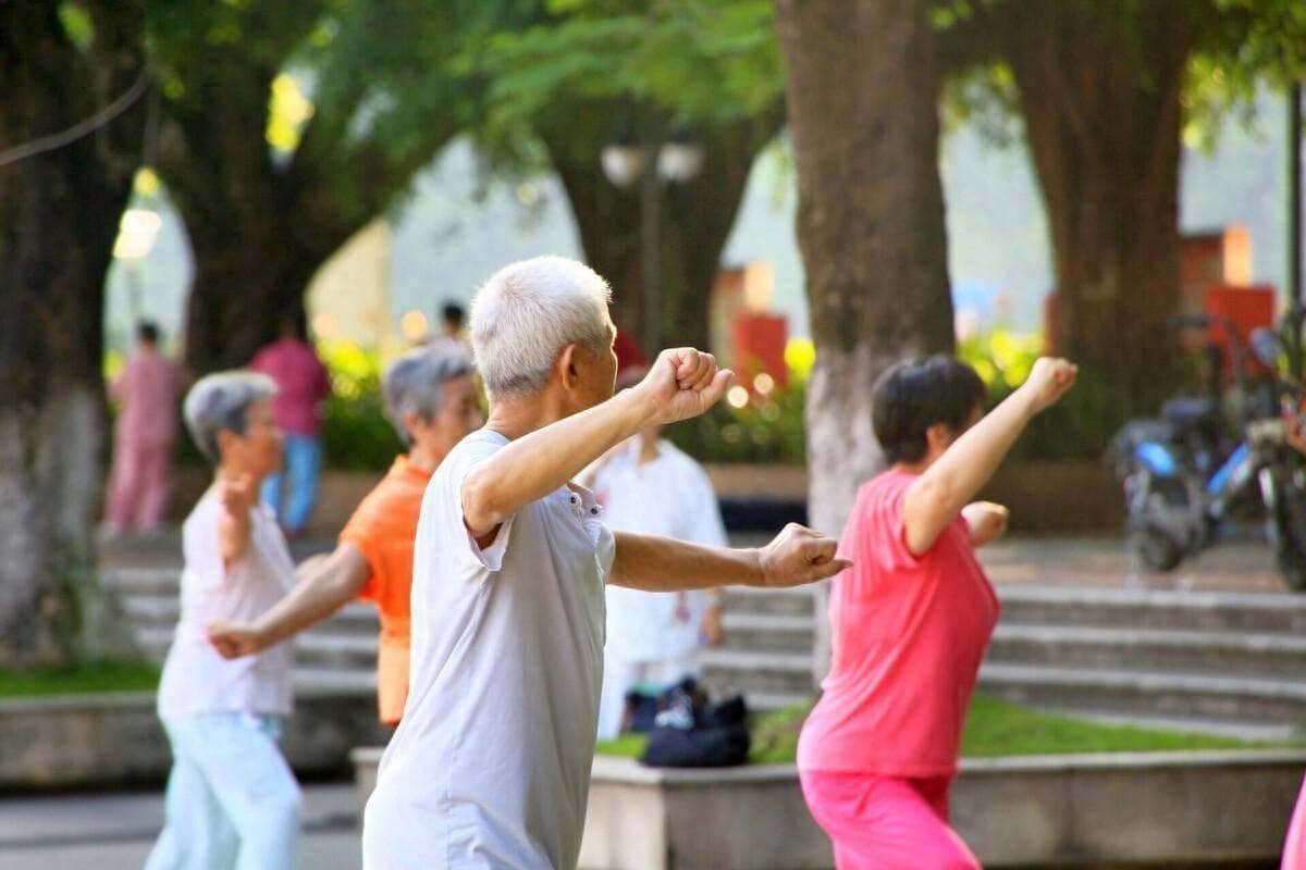 晨练反而坏身体？医生劝告：过了50岁，“晨练3点”要牢记