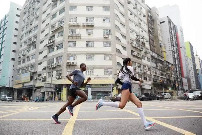 公认的“省力跑法”：核心跑步法--“拔、提、送”