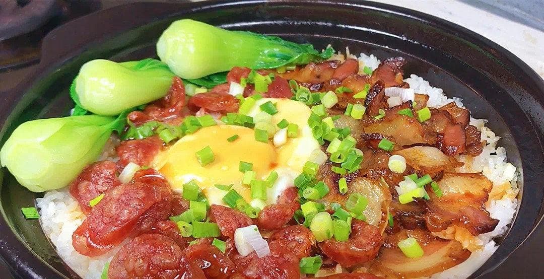 煲仔饭家常做法，咸香味美，唇齿留香，荤素搭配，比炒饭好吃