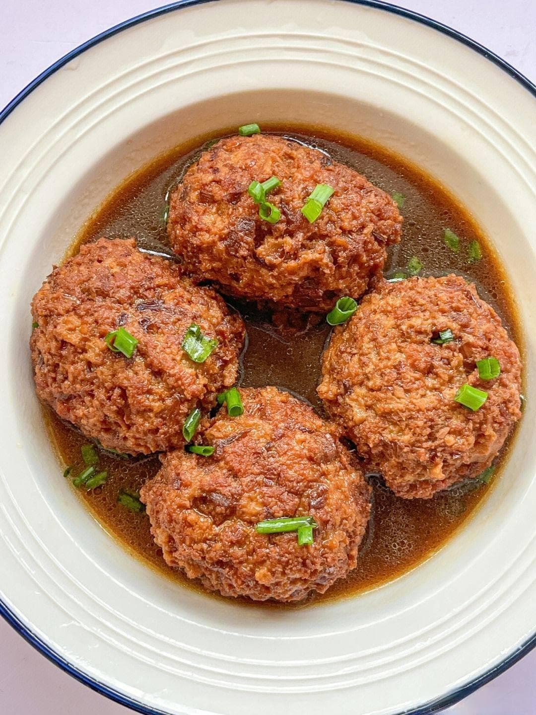 江苏经典特色菜：美食之旅的味蕾盛宴