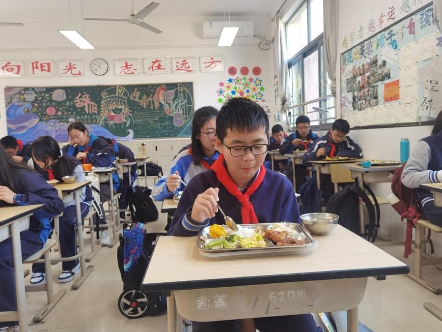 温热可口、安心、高品质，开学第一餐竟有那么多讲究