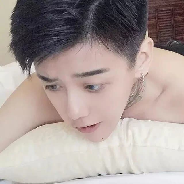 女人带戒指带左手还是右手
