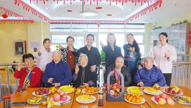 中年人养老全攻略：如何为父母养老，又该如何体面老去？