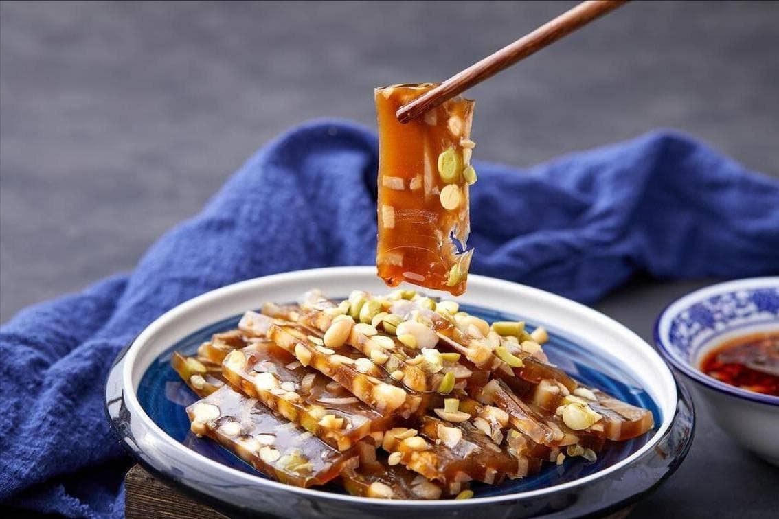 北京十大名菜：从宫廷御膳到民间小吃的饮食文化