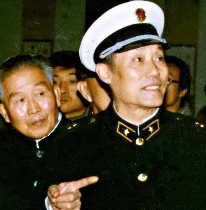 从副排长到海军司令：张连忠将军的传奇人生