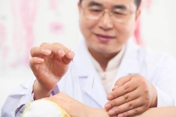 一篇看懂中医针灸理疗师！发展前景？就业方向？适合哪些人群？