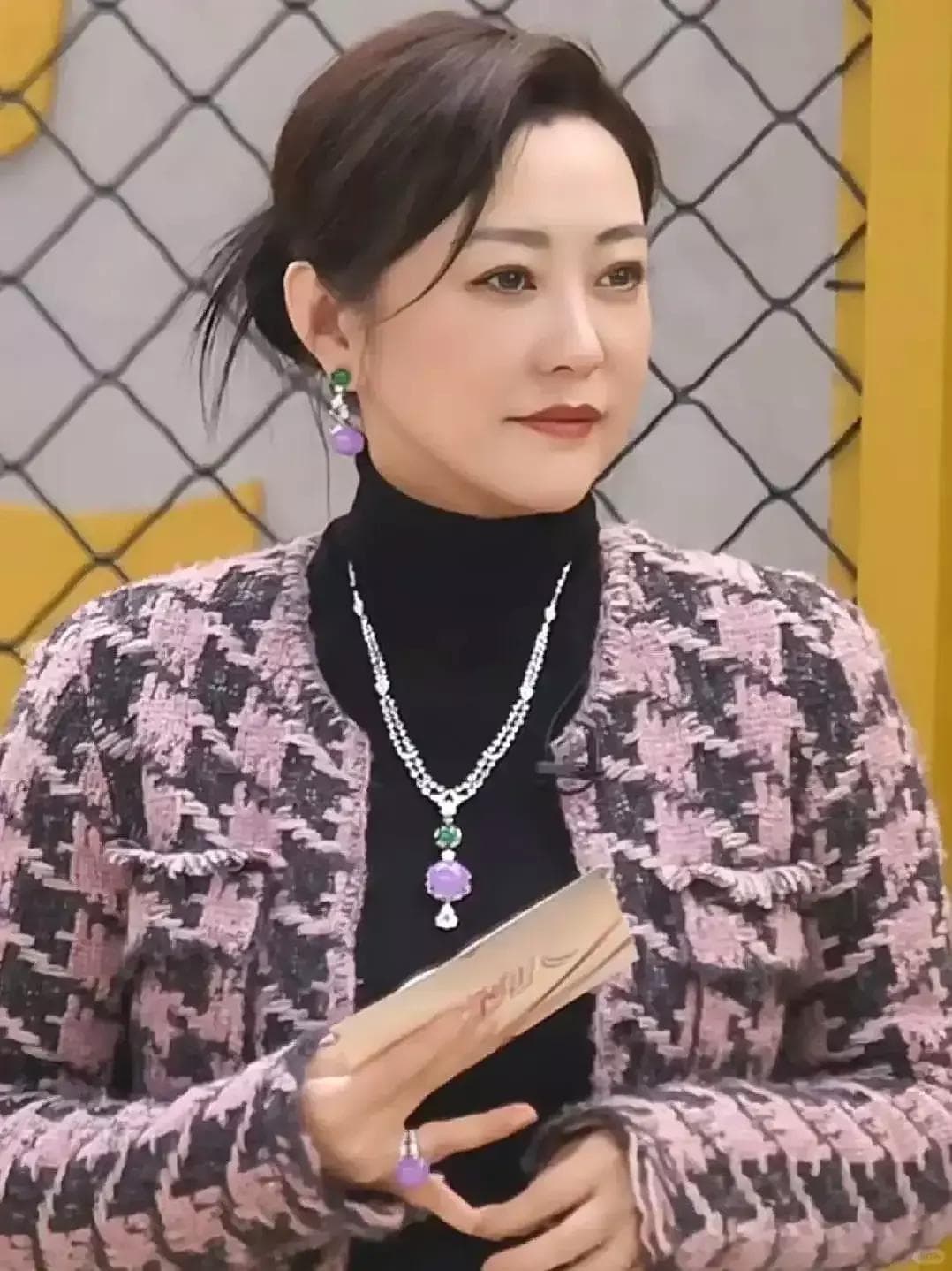 郝蕾的穿搭秘诀：微胖也能穿出时髦感