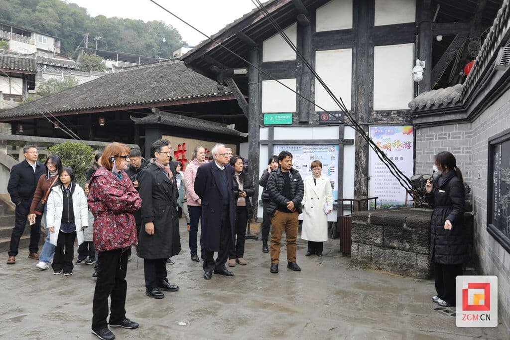 外国驻川、渝领团走进自贡：一场跨越经纬的文化对话