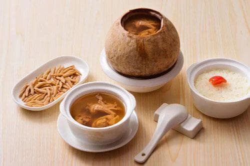 坐月子吃什么补品？