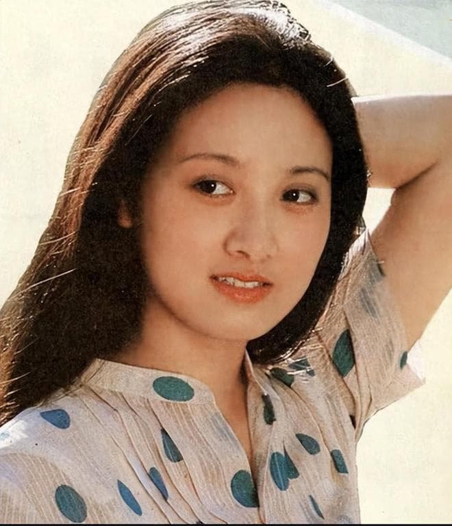 万万没想到，65岁"丁克"了一辈子的邓婕，最终成了人生赢家
