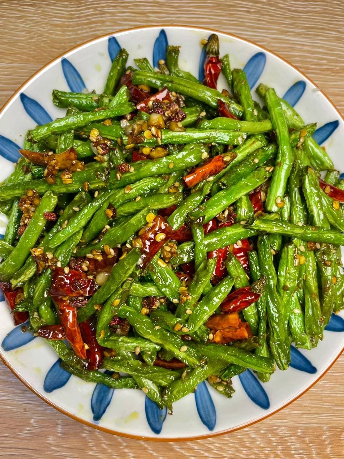 馋哭了！这道麻辣干煸豆角，我能炫三碗米饭！
