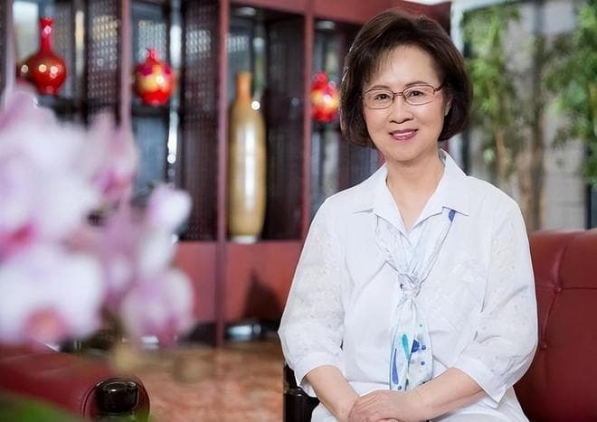 86岁琼瑶在家轻生，遗书称“不要插管维生”
