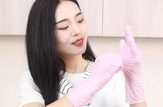 丁腈手套对人体有害吗？长时间使用丁腈手套的危害与防护指南