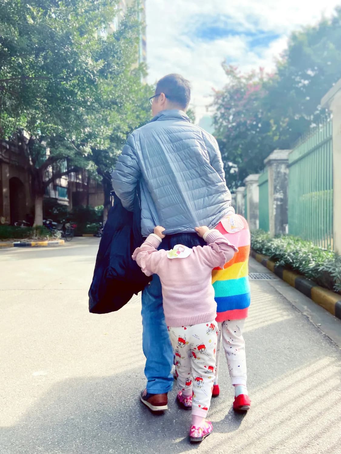 刘诗诗吴奇隆育儿经：轮流带娃的秘密