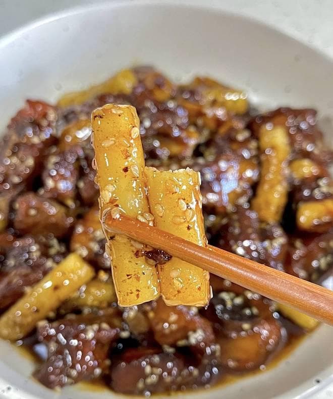 老上海风味排骨年糕：传统与美味的交融