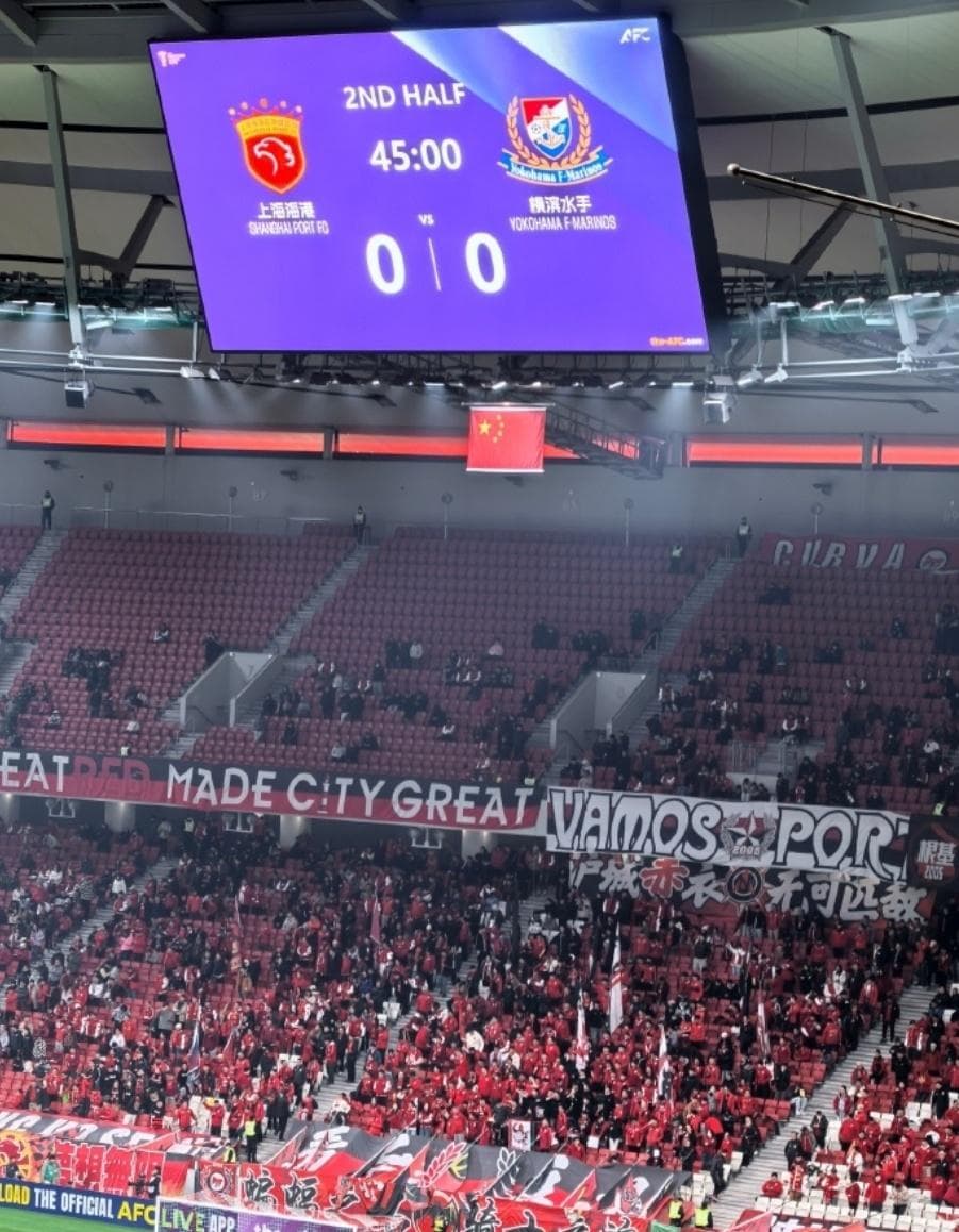 0-2！上海海港亚冠低迷，3场比赛丢9球，中场瘫痪，进攻无章法