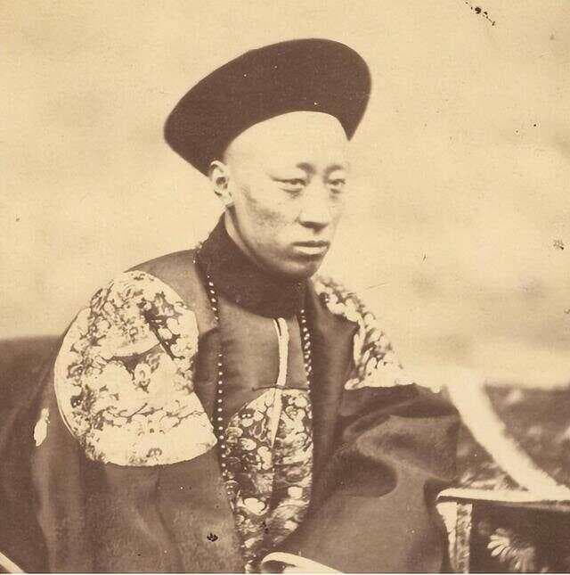 慈禧太后，为何能稳固掌权47年？这3张王牌在手，谁敢夺权？