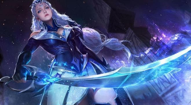 《王者荣耀》露娜出装攻略：从青铜到王者