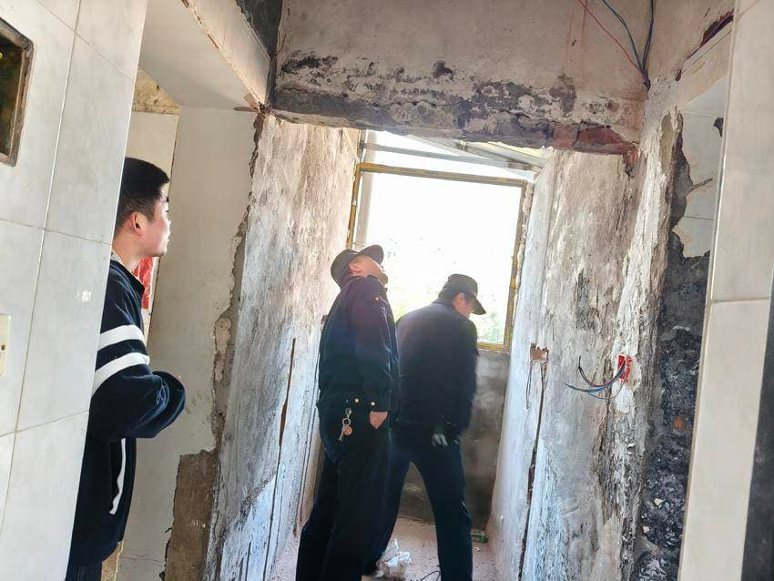 金安岭社区：社管联合入户宣传，排查整治私搭乱建