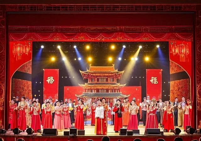 B站上线42年央视春晚，重温经典引发热议与互动
