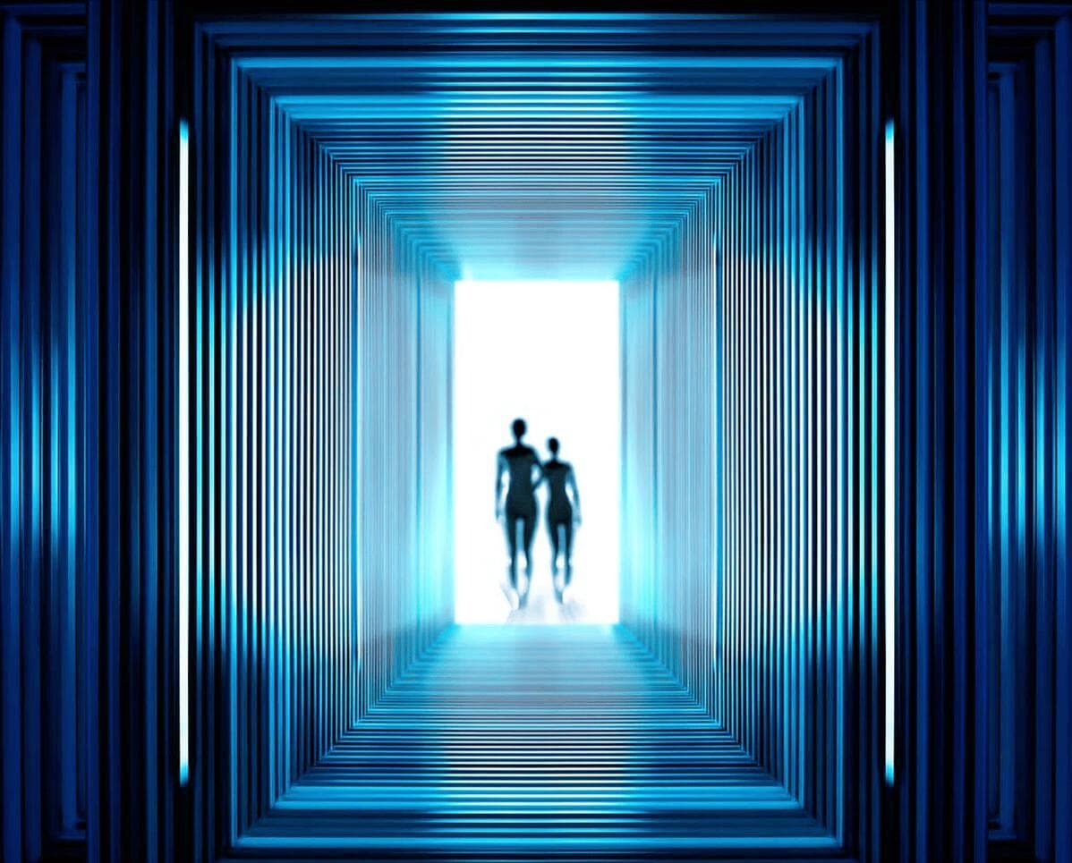 平行宇宙揭秘：你，是否正被另一个自己阅读？