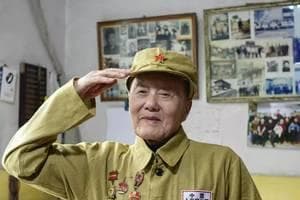 独腿老英雄张富清，战功赫赫，人民功臣，深藏功与名六十四载
