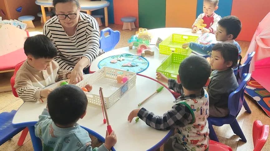 趣味启“萌”！亲子家庭在游戏课堂中收获满满