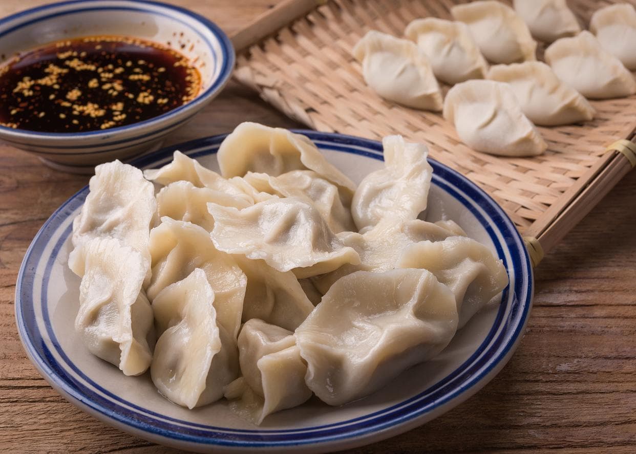 你真的会煮饺子吗？揭秘煮饺子的正确方法，让你告别破皮露馅！