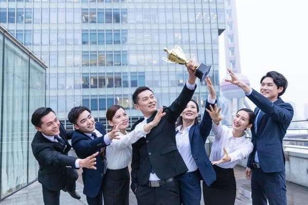 2025年春招市场新动向：四线城市人才需求与就业政策解析
