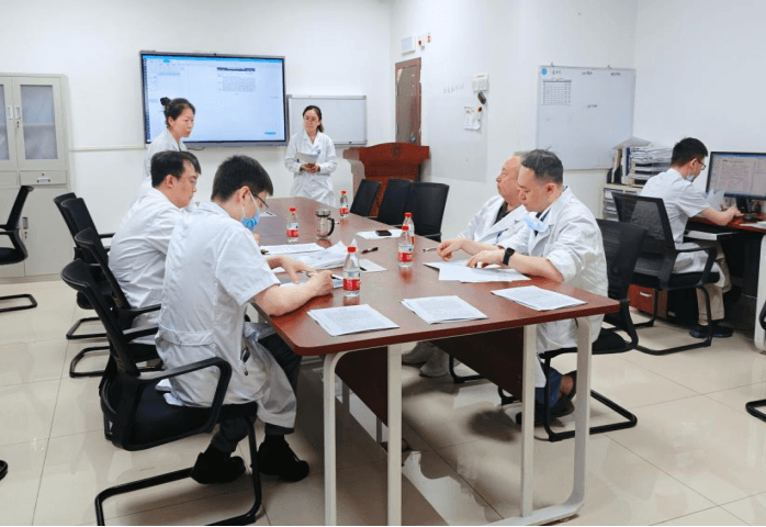 多学科协作创造生命奇迹——重医附二院成功为70岁艺术家实施肾移植手术