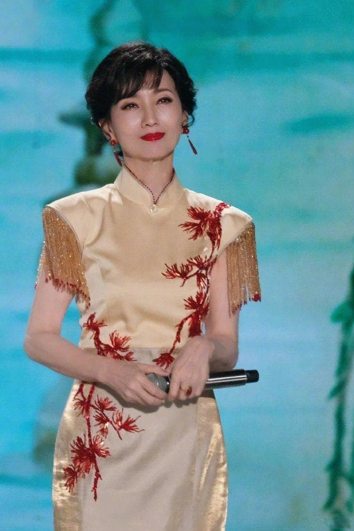 赵雅芝爆火全网的五首歌：不仅长得好看，歌声也动人