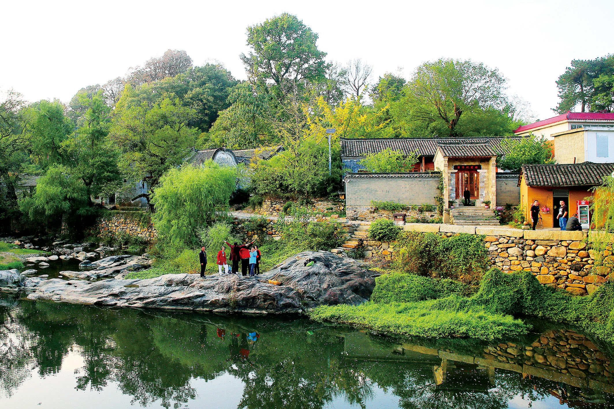 诗情润泽山水红城——新县文旅融合发展纪略
