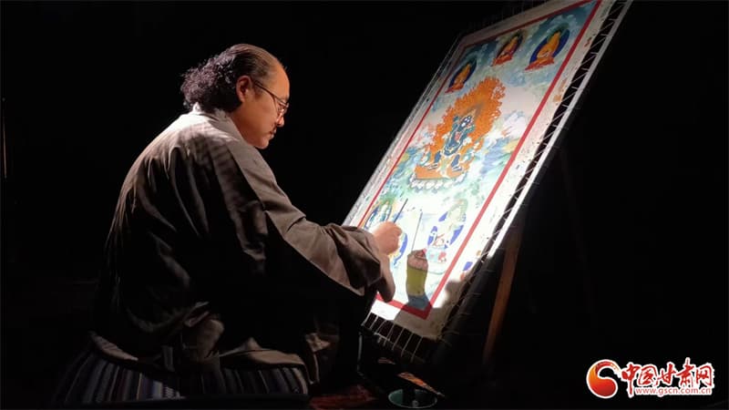 天祝唐卡传承人马才成：用画笔守护传统文化