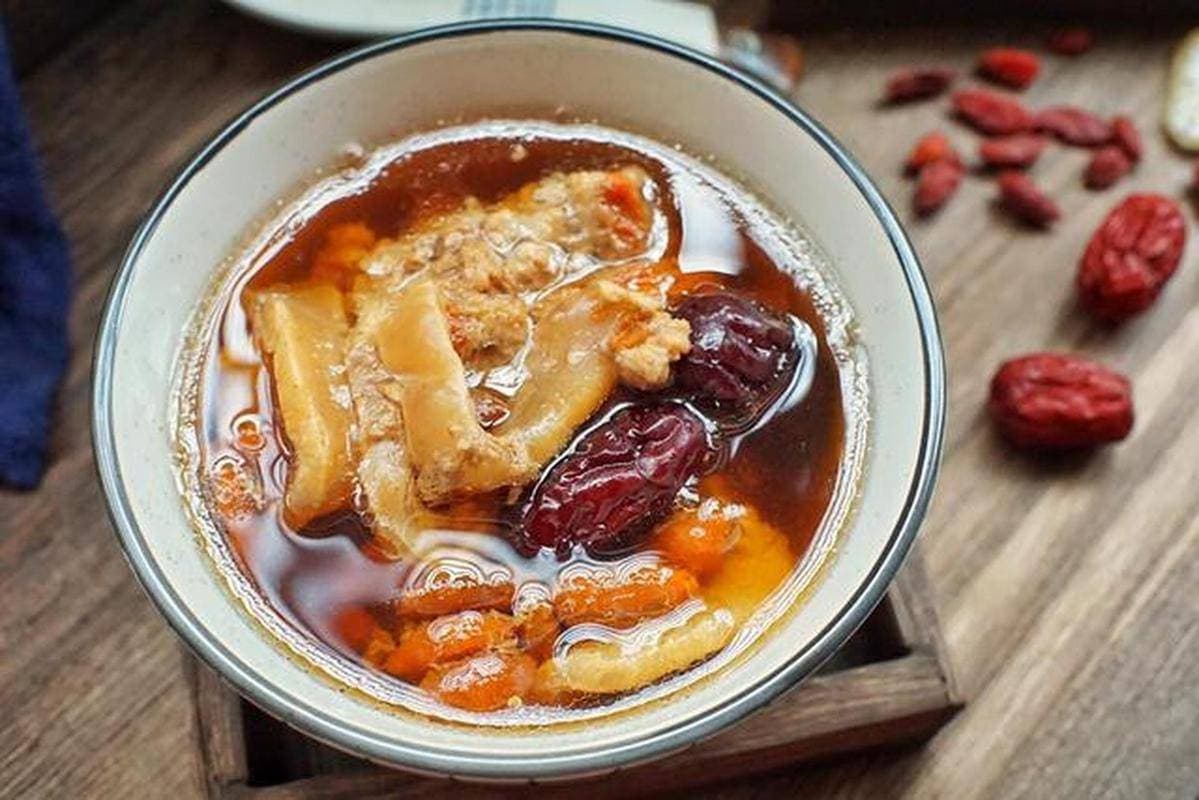 鱼胶炖汤的多种做法大全：营养美味的家庭料理指南
