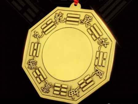 桃木八卦镜，正确挂法与风水奥秘
