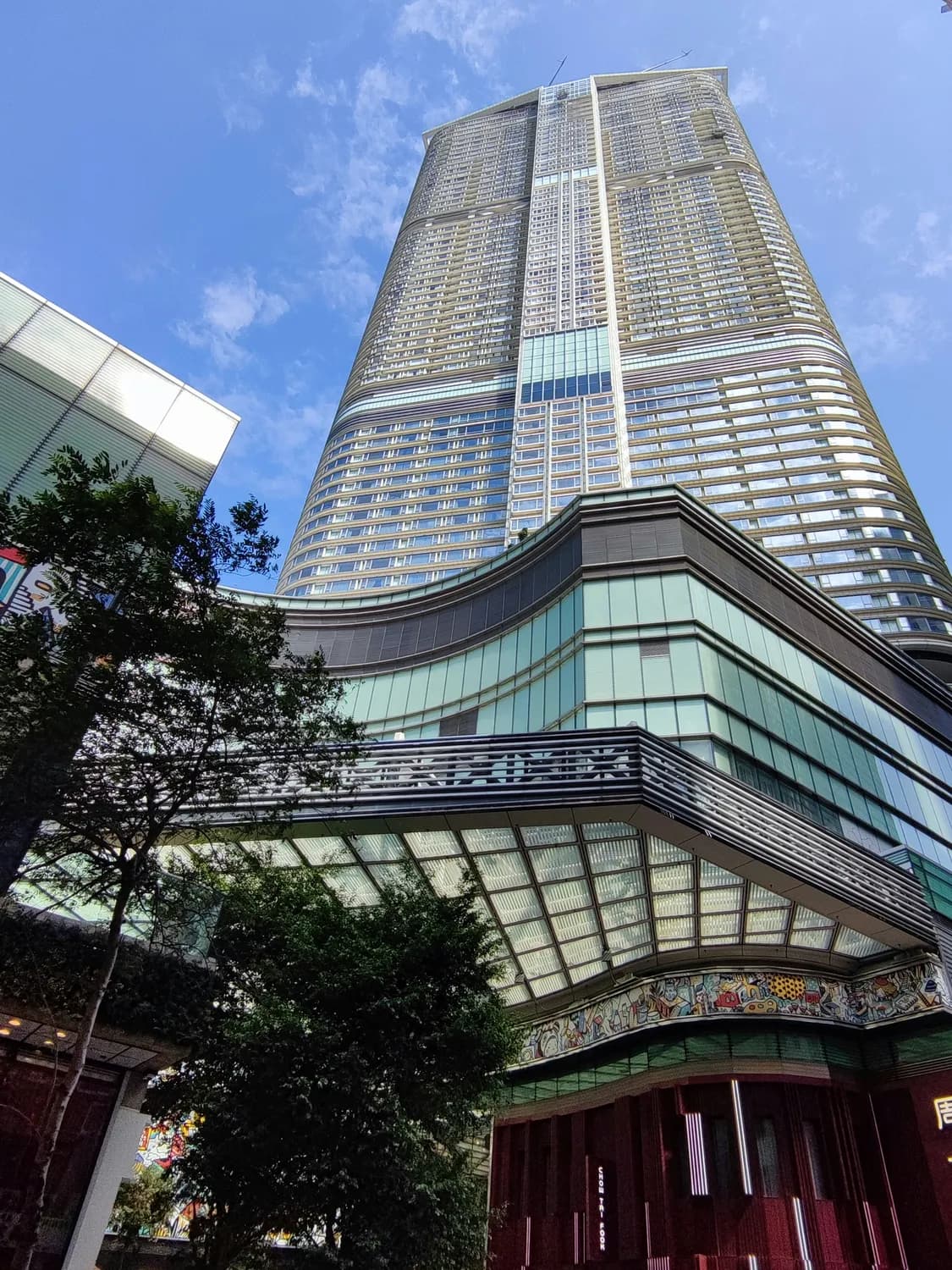 从较场口到解放碑，坐地铁还是公交？