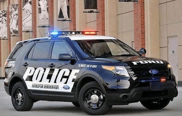 美国最出名的10大警车！耐造、暴躁加大排量，都是飙车党的噩梦