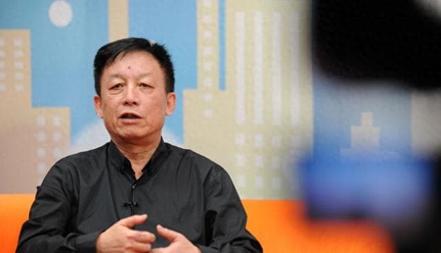 76岁的易中天重返厦大：一个有脊梁的知识分子