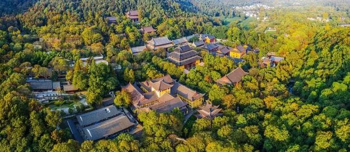 杭州灵隐寺：探索千年古刹的静谧与禅意
