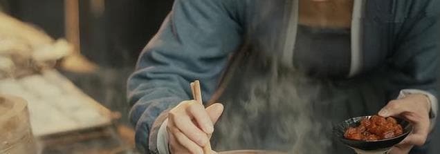舌尖上的历史：从唐朝胡饼到明清满汉全席，品味千年美食文化！