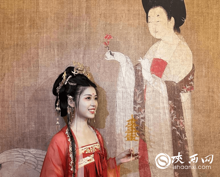 月入过万？大学生约拍真的“有手就行”？