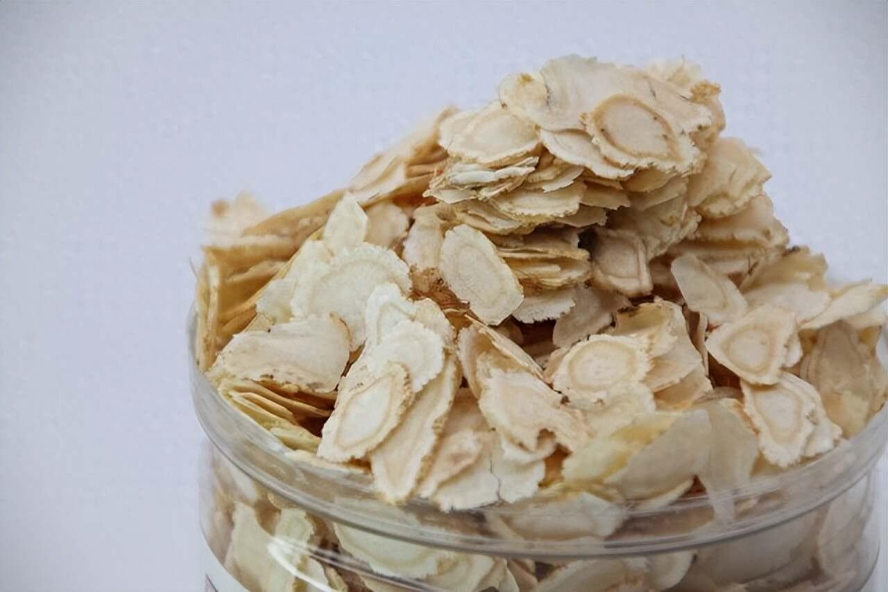 西洋参功效虽好，但需要警惕，它不适合这2类人吃，否则加重病情