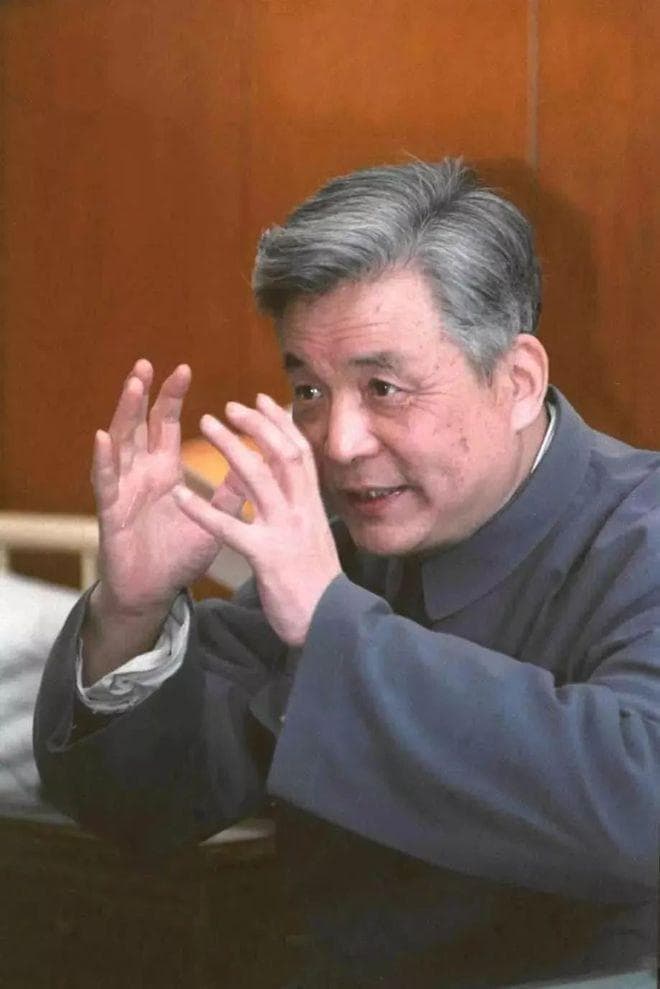 邓稼先：28年隐姓埋名，将自己的一切奉献给国家