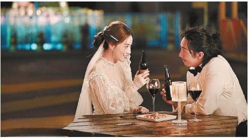 《还是觉得你最好2》：港式爱情片用喜剧探讨婚姻观