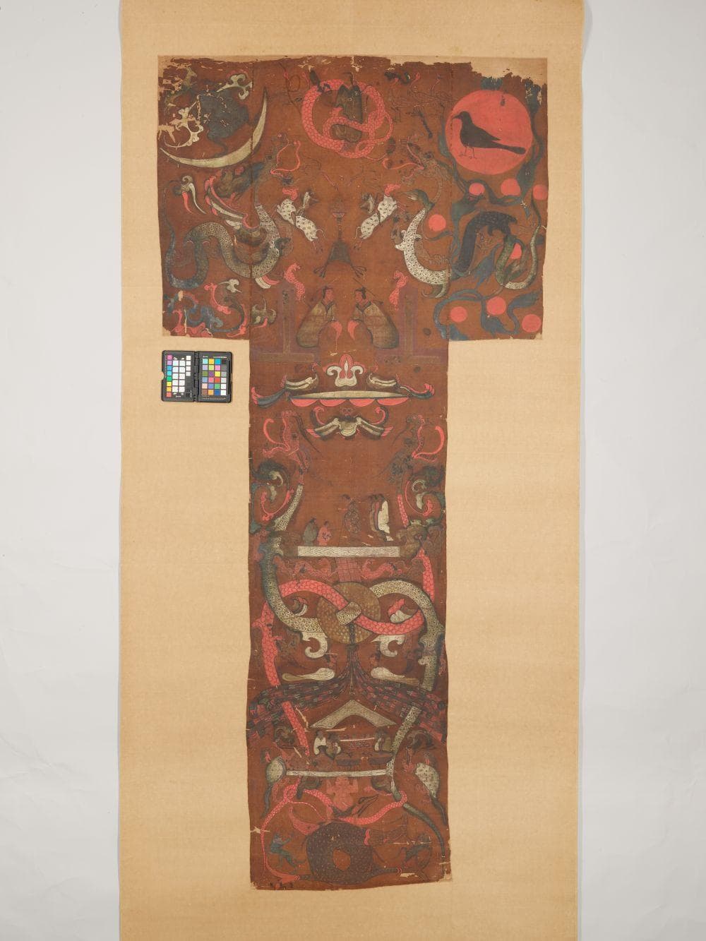 T形帛画里的“中秋”：从文物看2000年前月亮崇拜